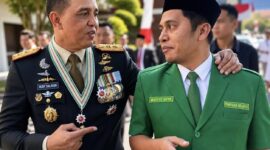 Ketua PW GP Ansor Jatim, H. Musaffa Safril (kanan) bersama Pangdam V/Brawijaya Mayjen TNI Rudy Saladin, M.A.